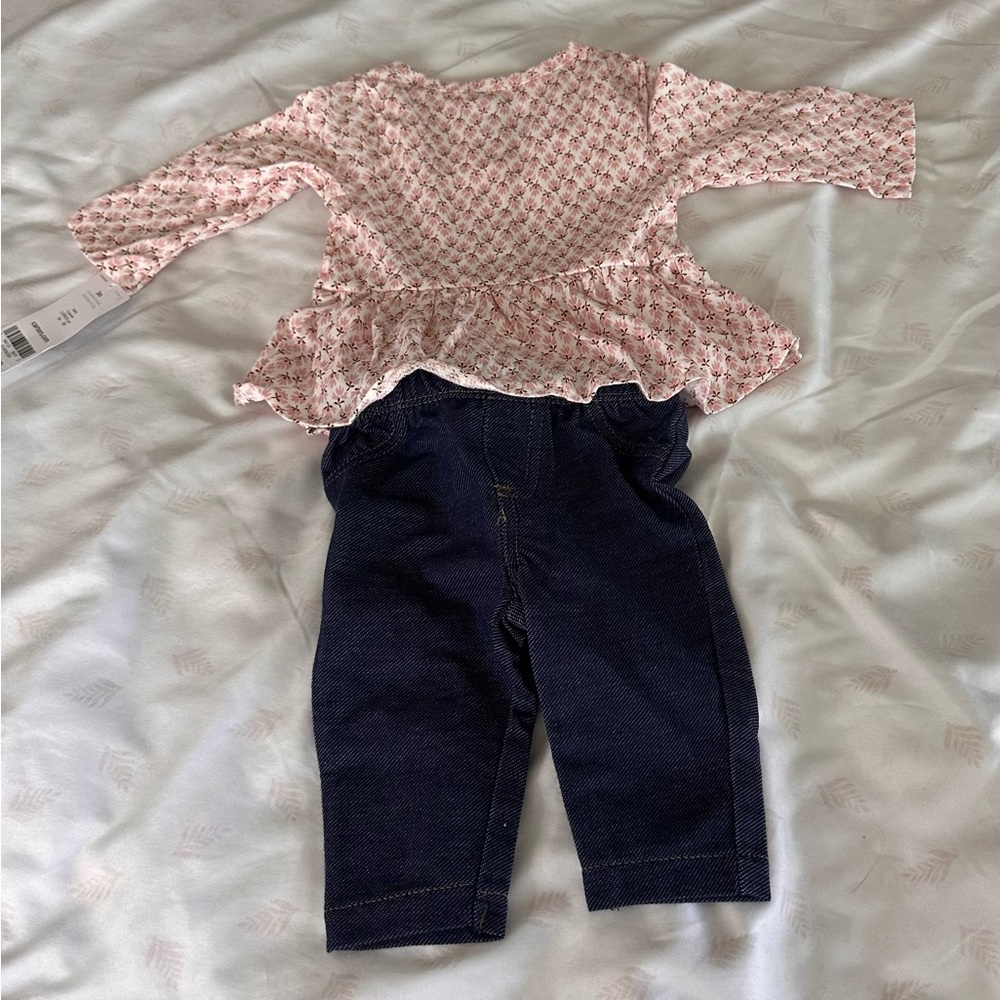 NWT Carters 2pc outfit- size 3m
